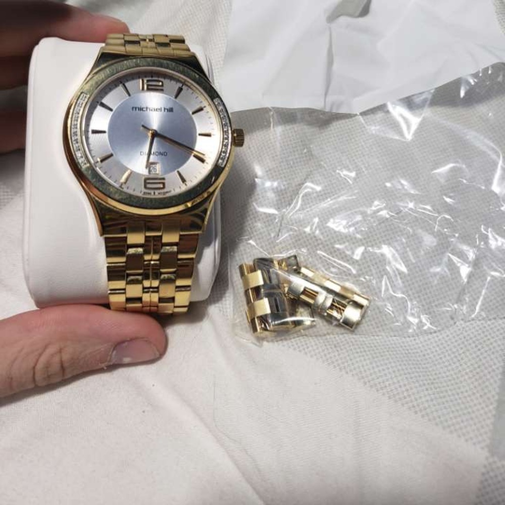 Watch - Picture 2 of 6